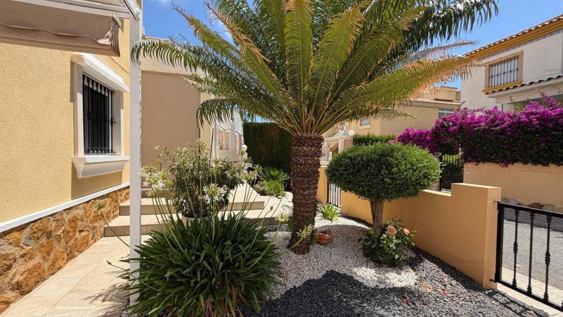 Sale - Villa - Orihuela - Villamartin