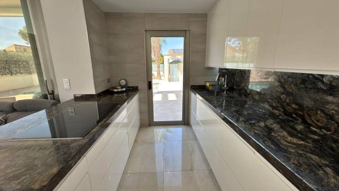 Sale - Villa - Orihuela - Villamartin