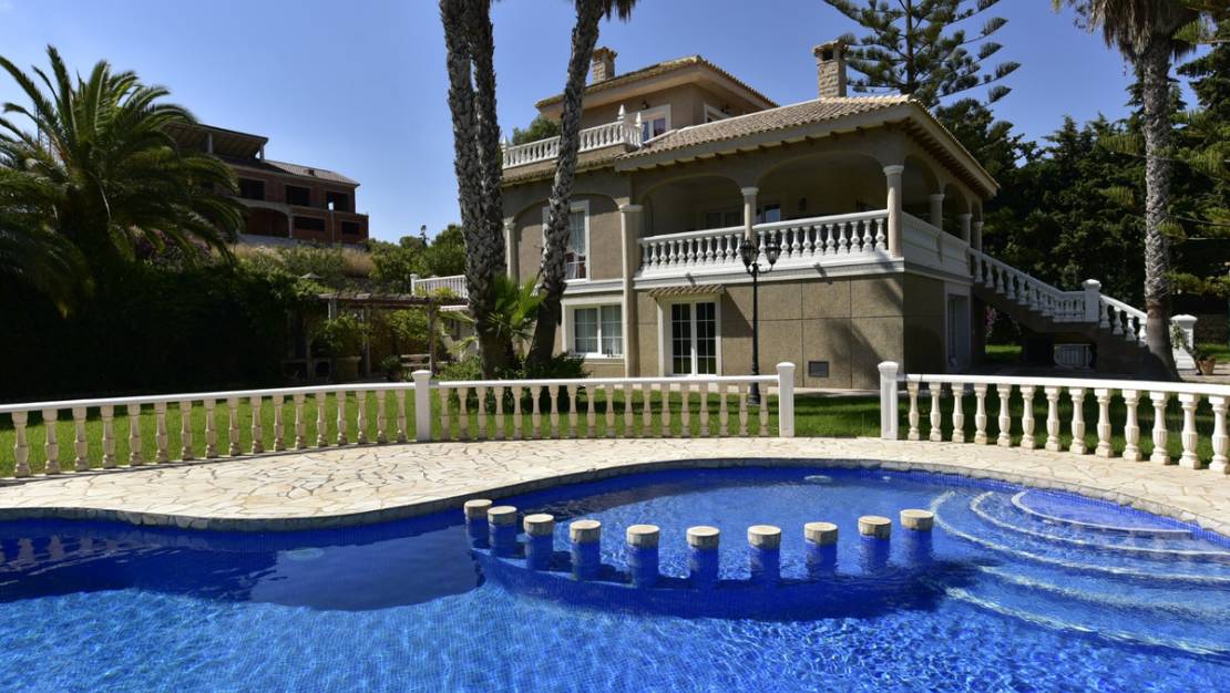 Sale - Villa - Orihuela - Villamartin
