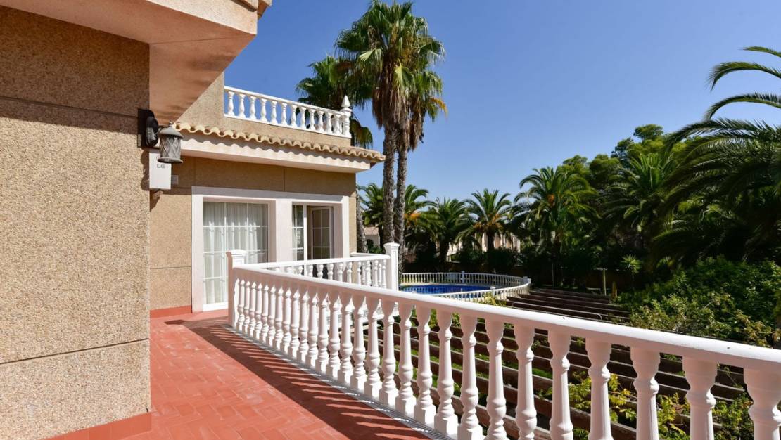Sale - Villa - Orihuela - Villamartin