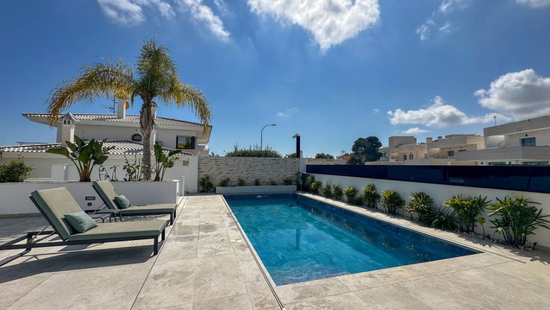 Sale - Villa - Orihuela - Villamartin