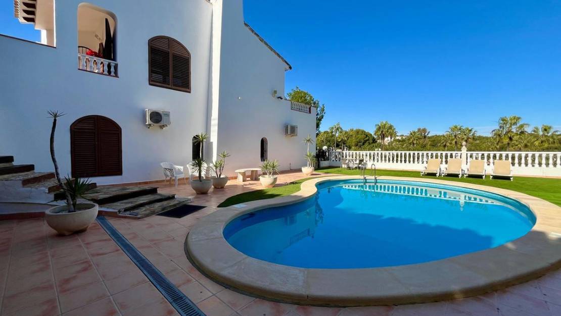 Sale - Villa - Orihuela - Villamartin