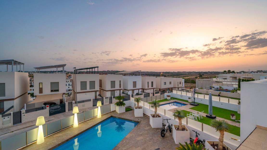 Sale - Villa - Orihuela - Villamartin