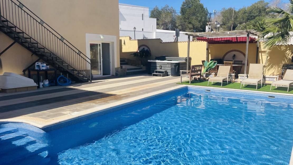 Sale - Villa - Orihuela - Villamartin