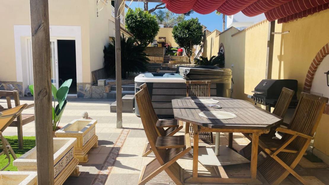 Sale - Villa - Orihuela - Villamartin