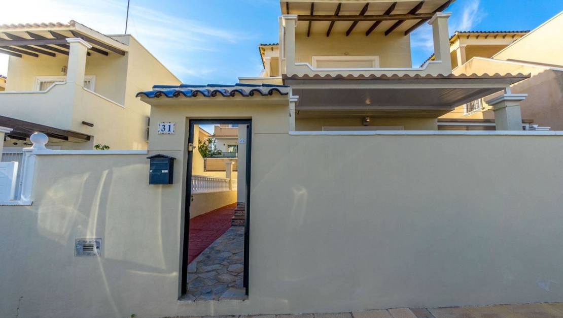 Sale - Villa - Orihuela - Villamartin