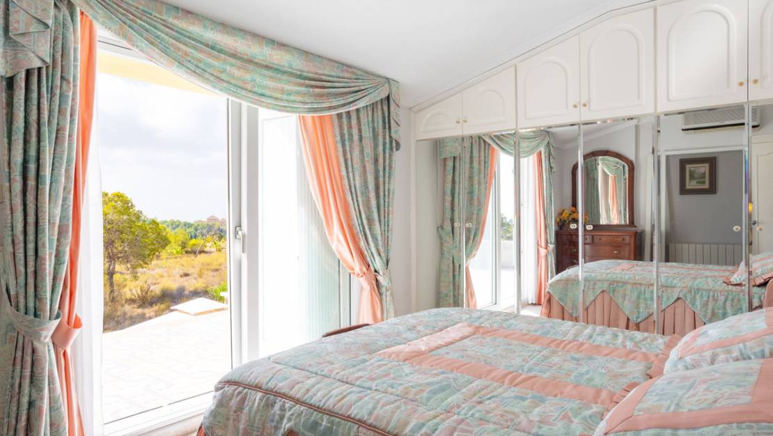 Sale - Villa - Orihuela - Villamartin