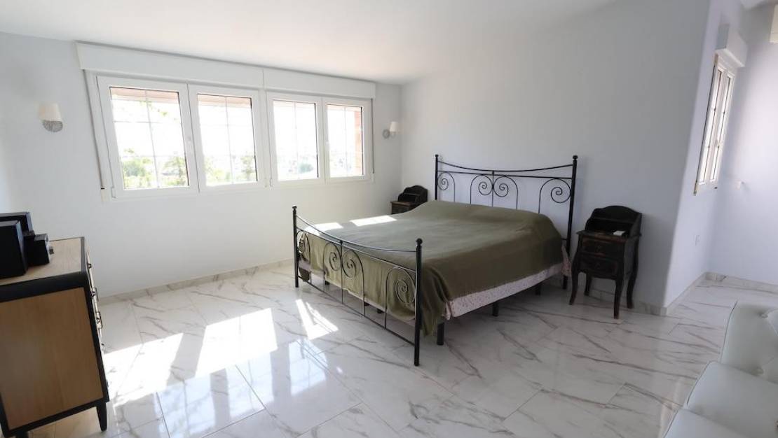 Sale - Villa - Orihuela - Villamartin