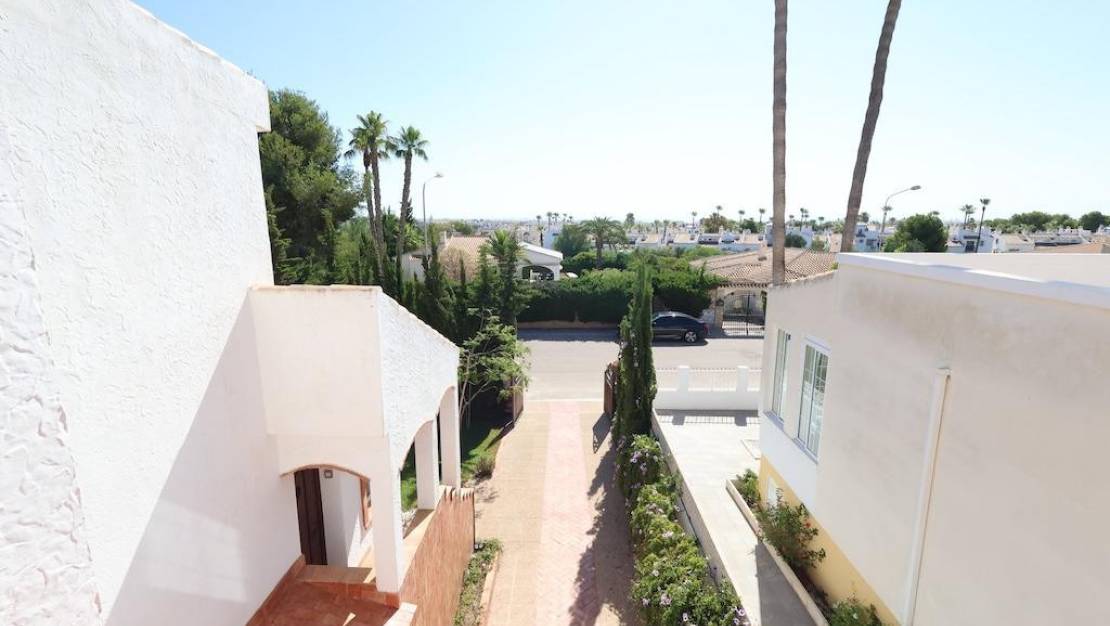 Sale - Villa - Orihuela - Villamartin