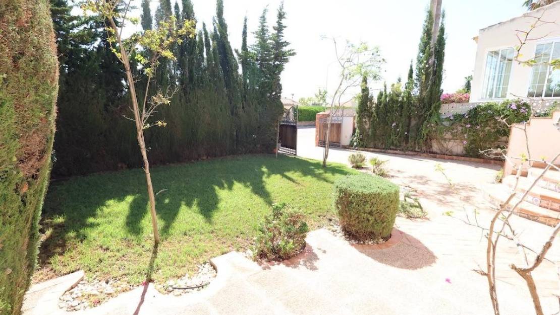 Sale - Villa - Orihuela - Villamartin