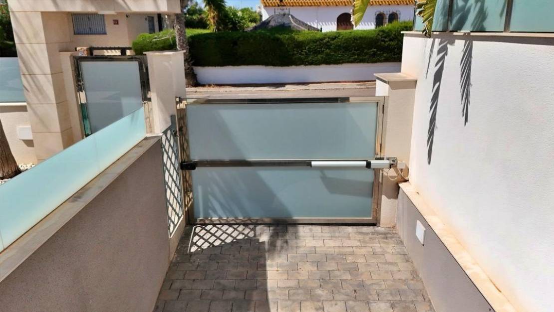 Sale - Villa - Orihuela - Villamartin