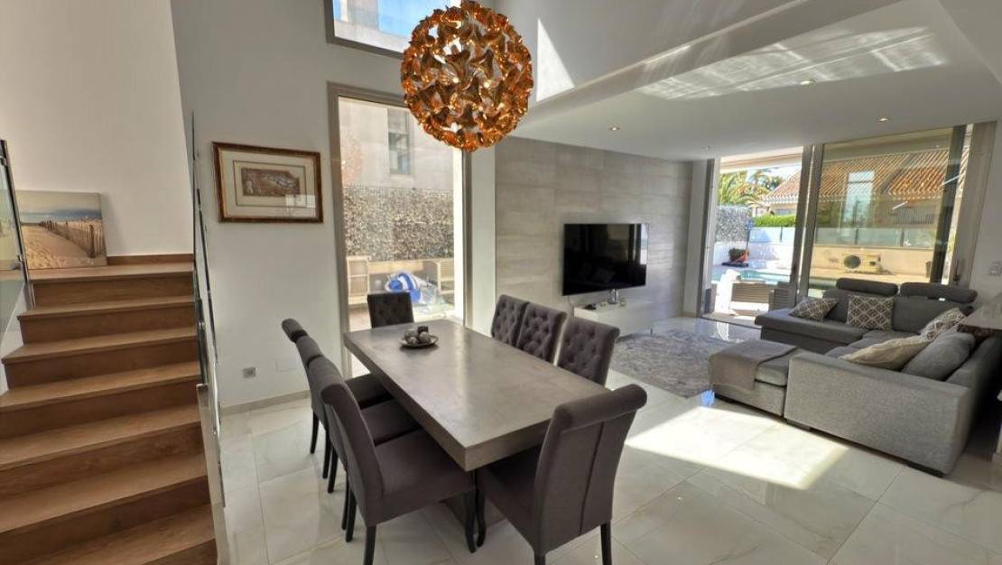 Sale - Villa - Orihuela - Villamartin