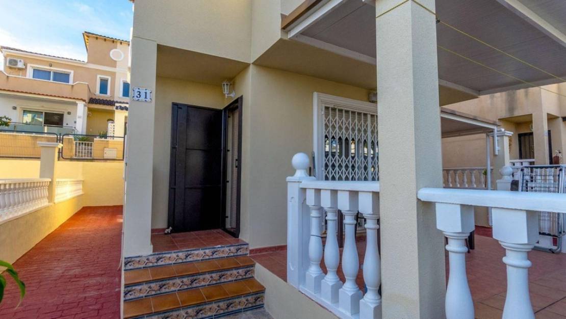 Sale - Villa - Orihuela - Villamartin