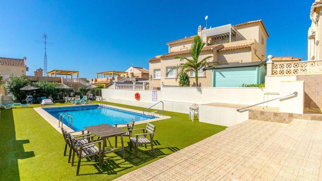 Sale - Villa - Orihuela - Villamartin