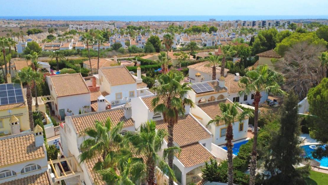Sale - Villa - Orihuela - Villamartin