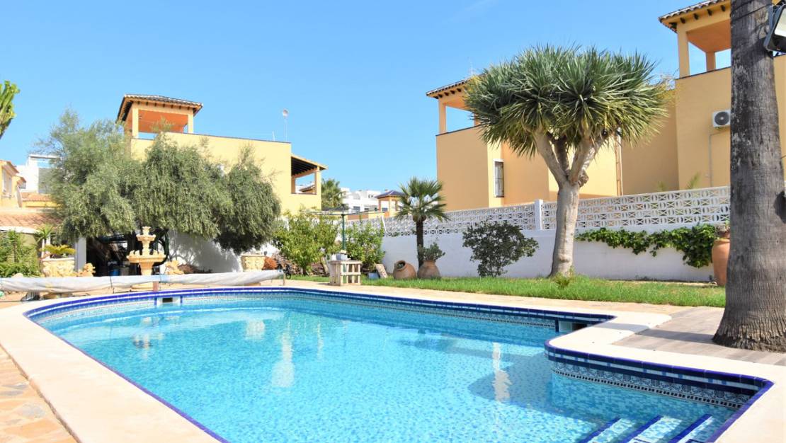 Sale - Villa - Orihuela - Villamartin