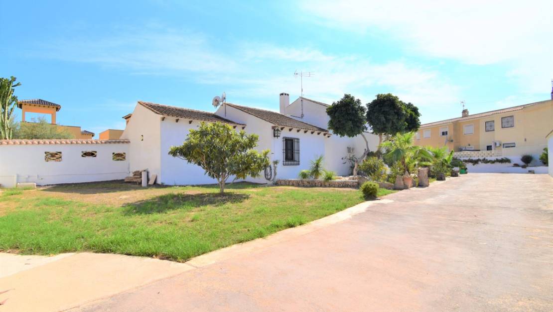 Sale - Villa - Orihuela - Villamartin