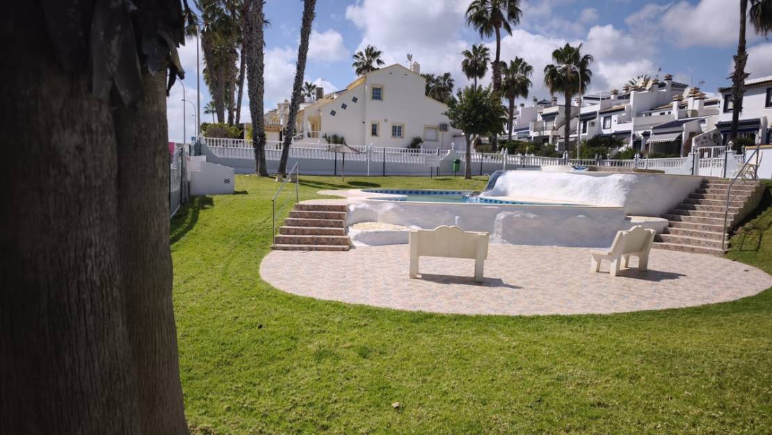 Sale - Villa - Orihuela - Villamartin