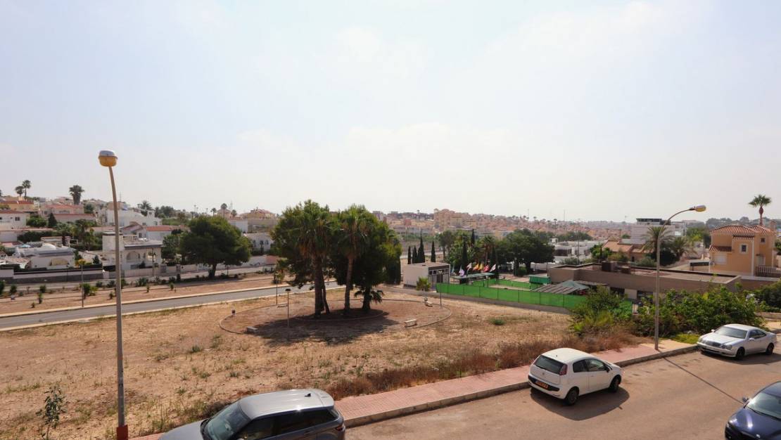 Sale - Villa - Orihuela - Villamartin