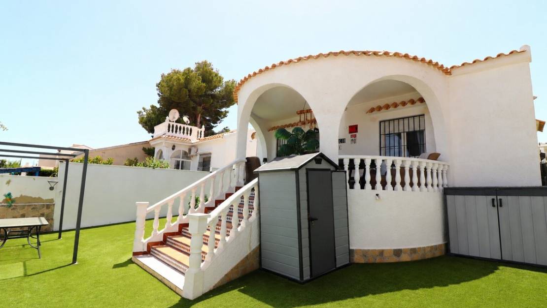 Sale - Villa - Orihuela - Villamartin