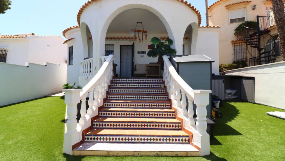 Sale - Villa - Orihuela - Villamartin