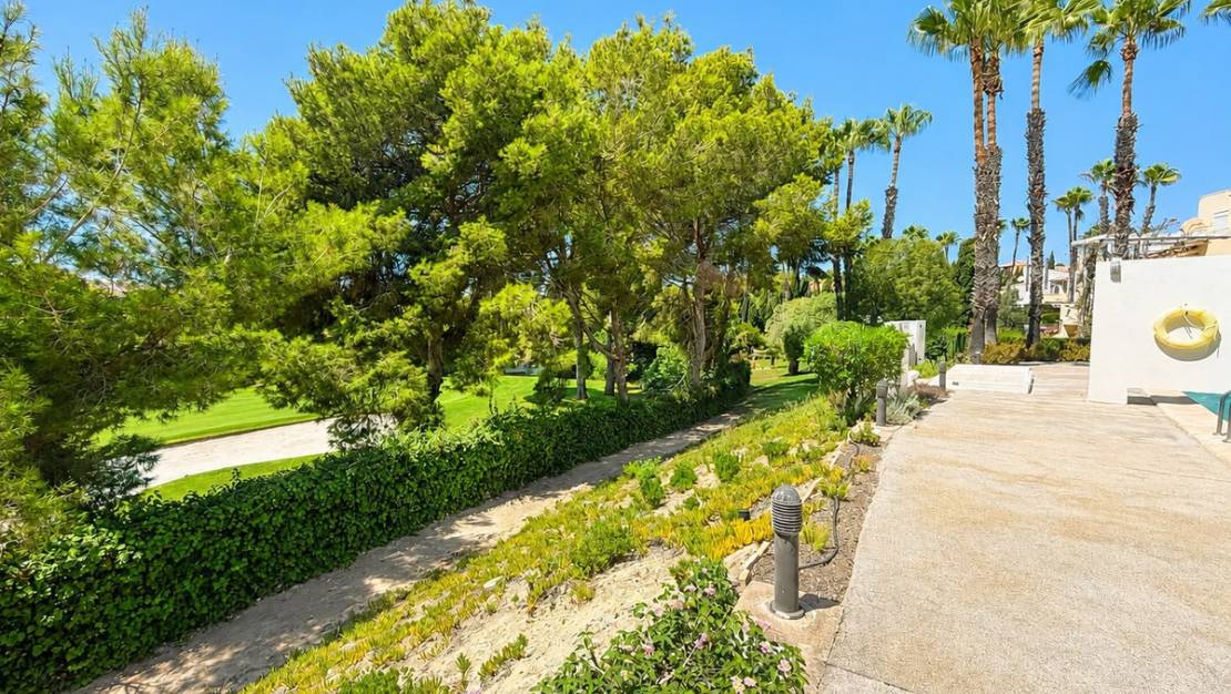 Sale - Villa - Orihuela - Villamartin