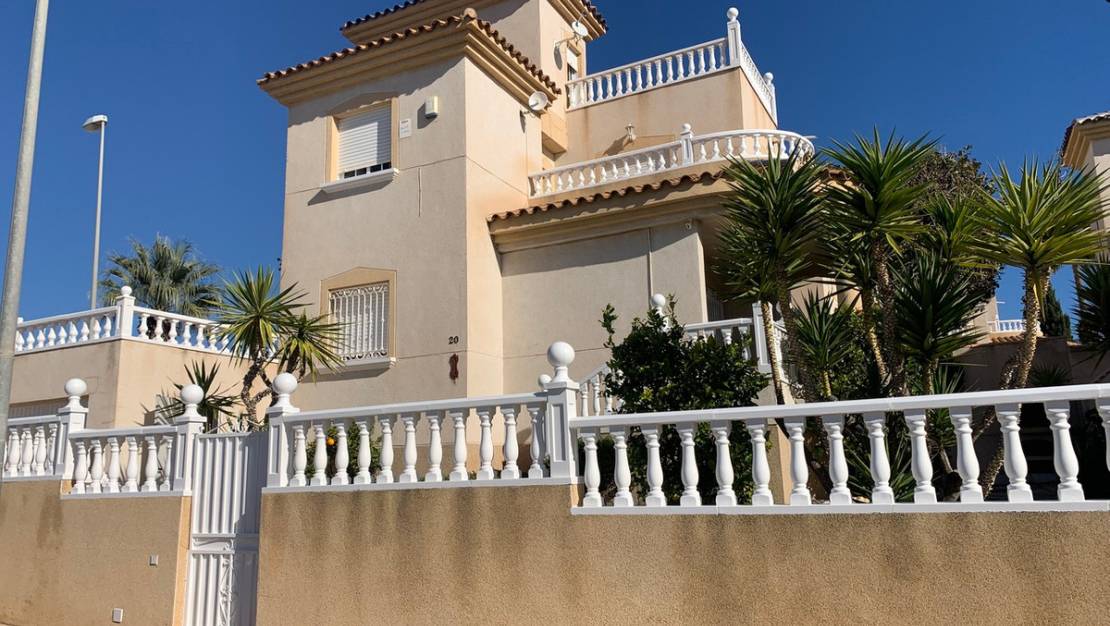Sale - Villa - Orihuela - Villamartin