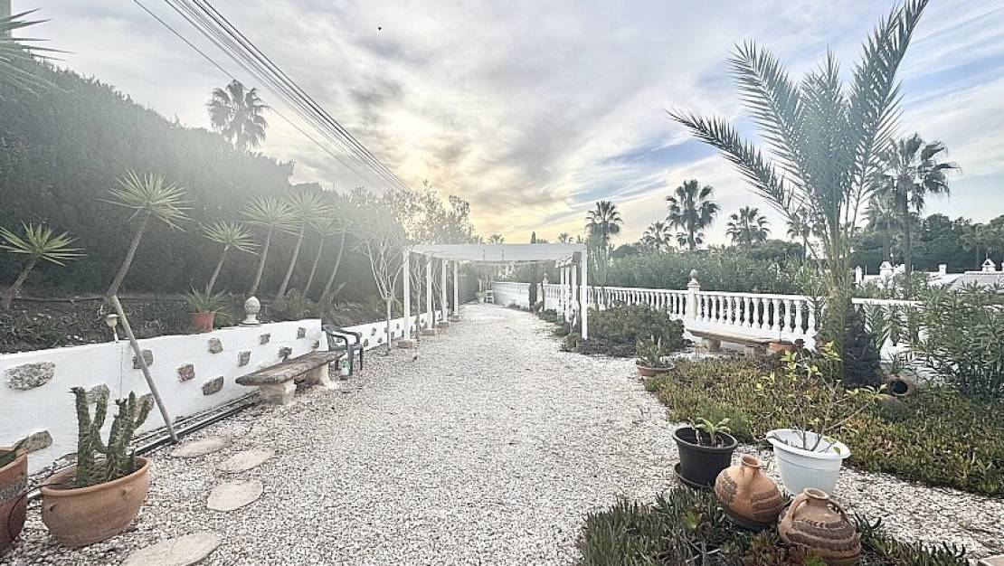 Sale - Villa - Orihuela - Villamartin