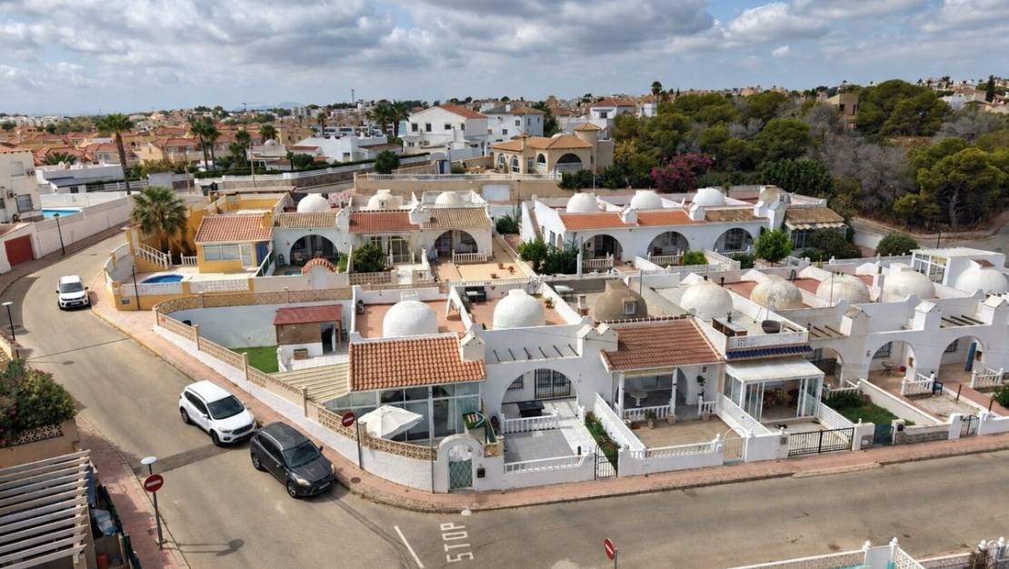 Sale - Villa - Orihuela - Villamartin