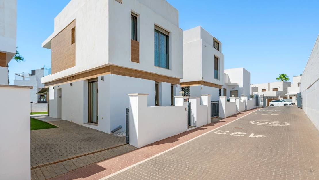 Sale - Villa - Orihuela - Villamartin