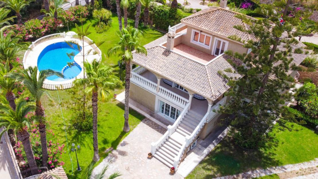 Sale - Villa - Orihuela - Villamartin