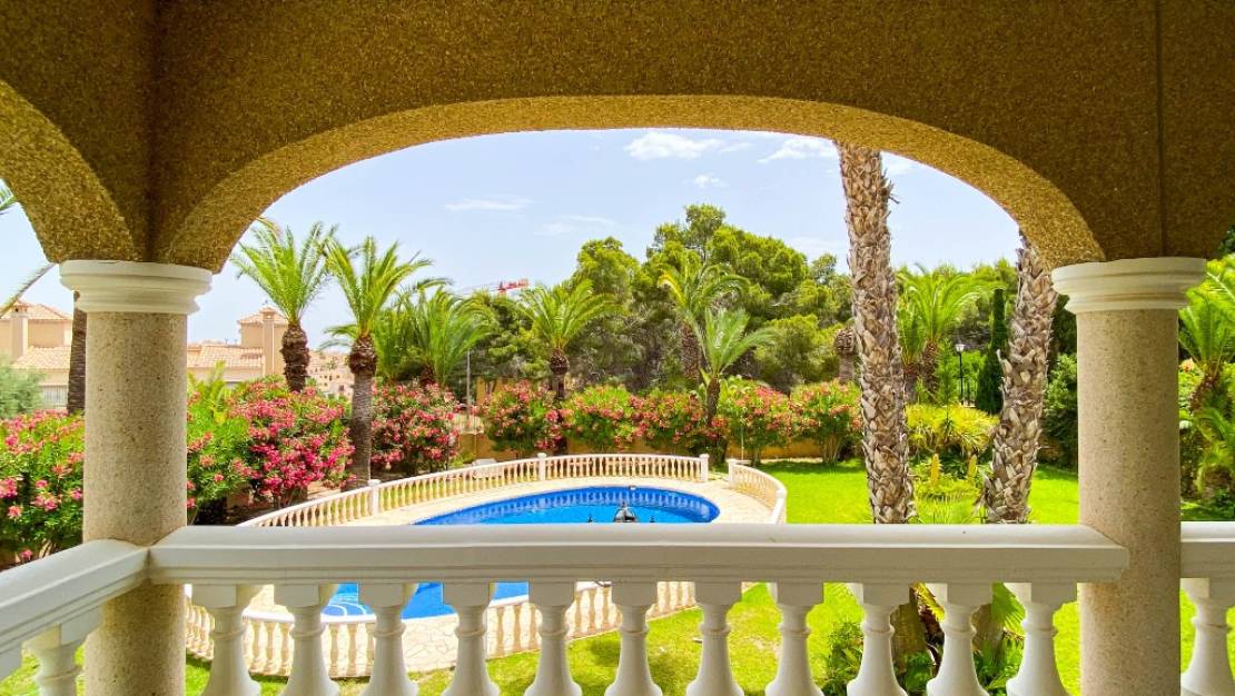 Sale - Villa - Orihuela - Villamartin