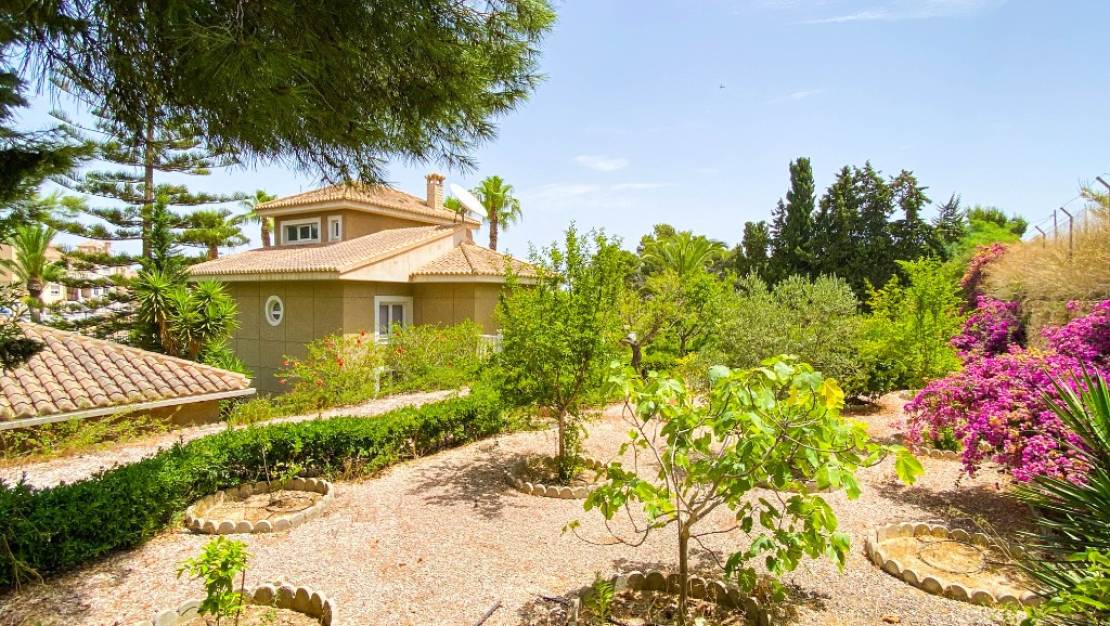 Sale - Villa - Orihuela - Villamartin