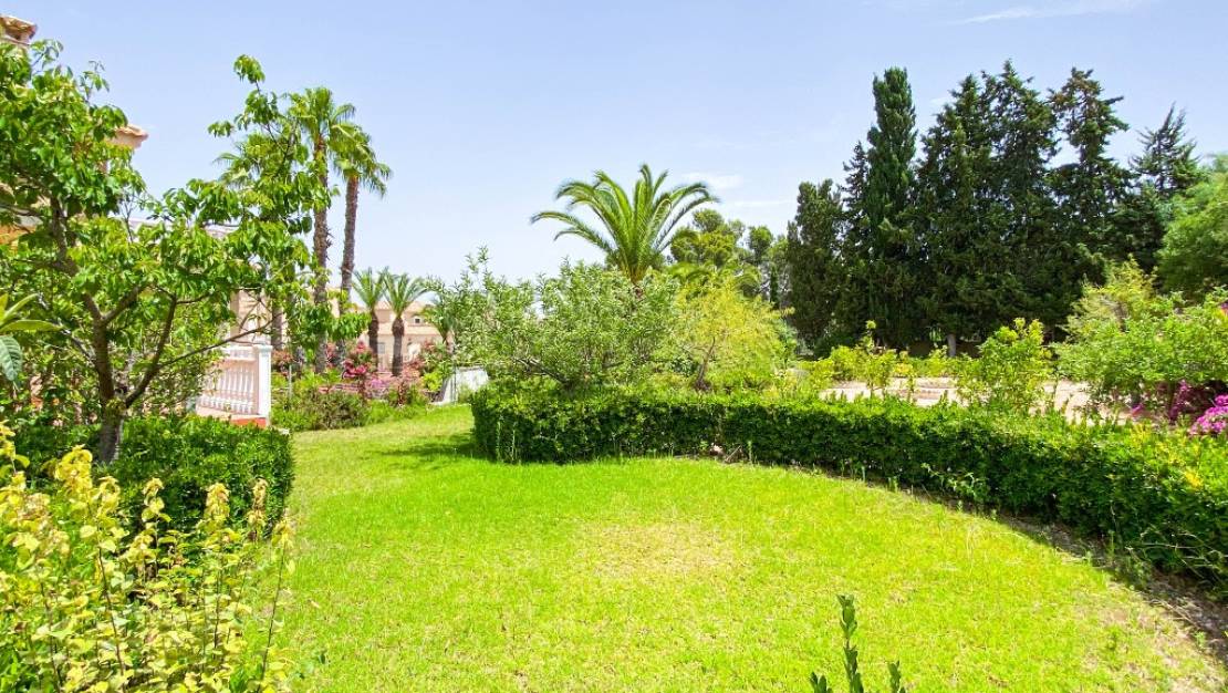 Sale - Villa - Orihuela - Villamartin