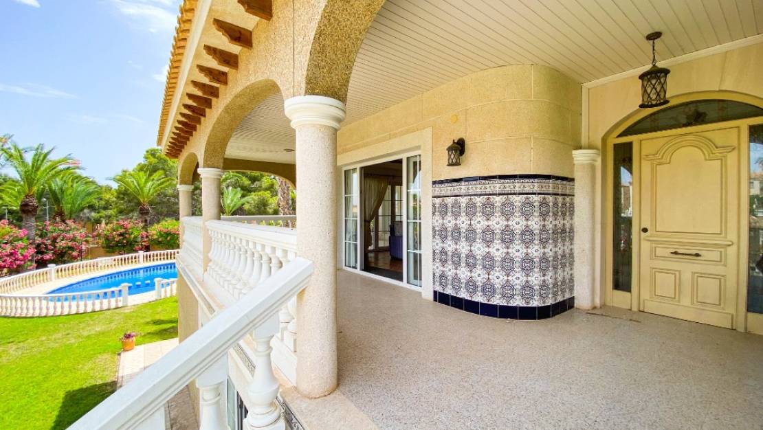 Sale - Villa - Orihuela - Villamartin