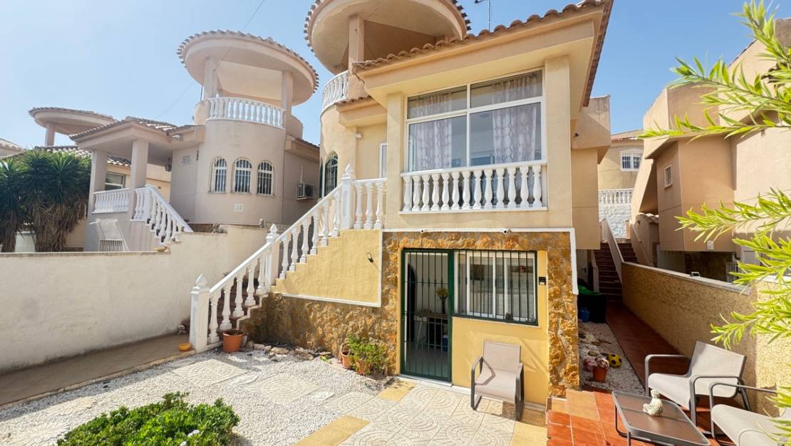 Sale - Villa - Orihuela - Villamartin