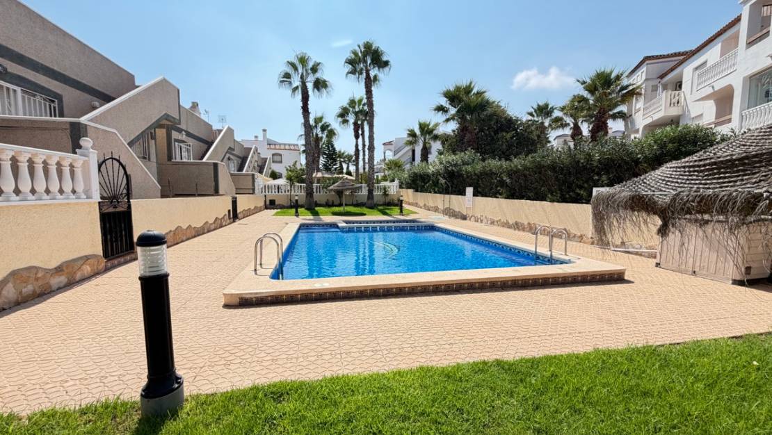 Sale - Villa - Orihuela - Villamartin