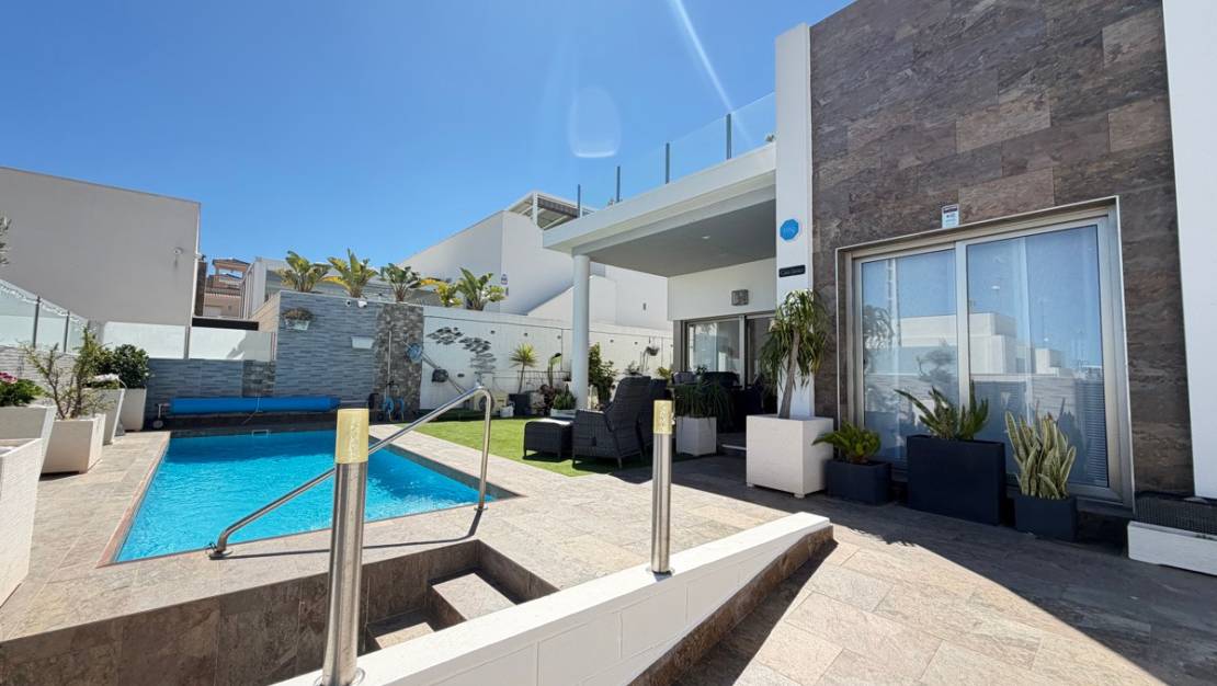Sale - Villa - Orihuela - Villamartin