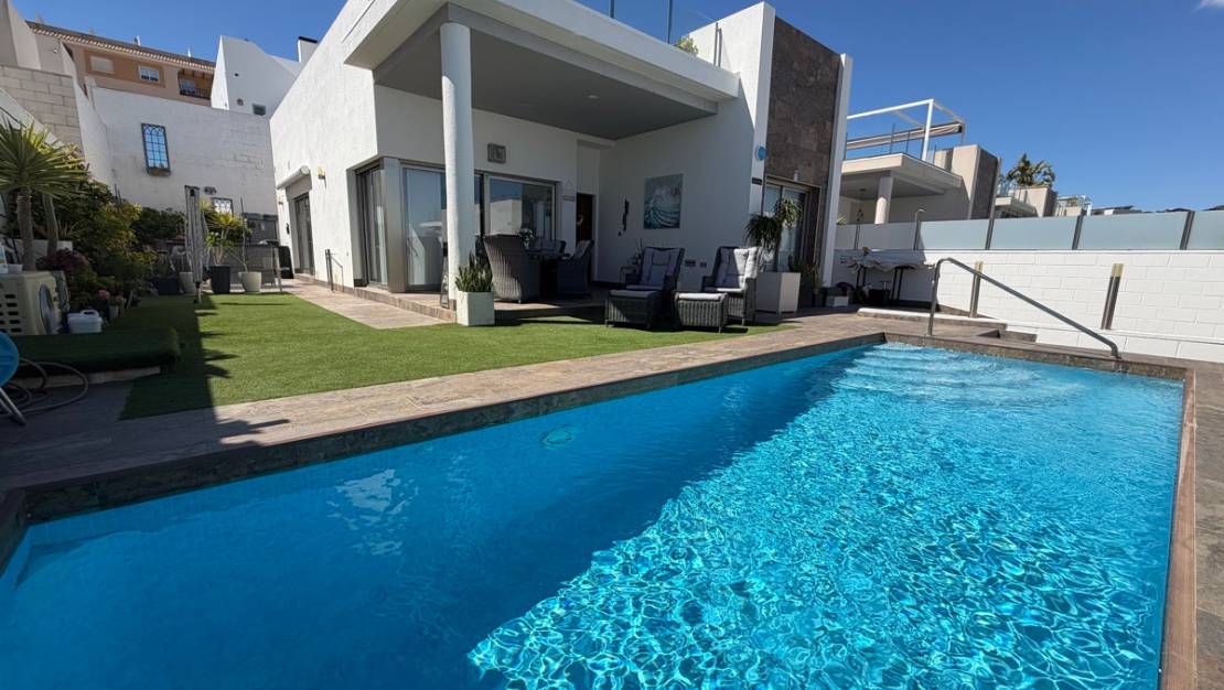 Sale - Villa - Orihuela - Villamartin