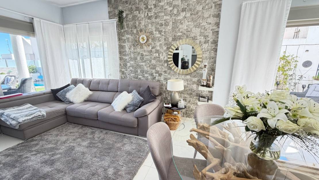 Sale - Villa - Orihuela - Villamartin