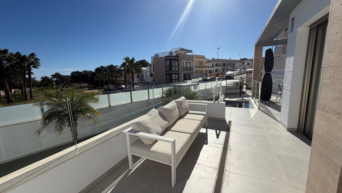 Sale - Villa - Orihuela - Villamartin
