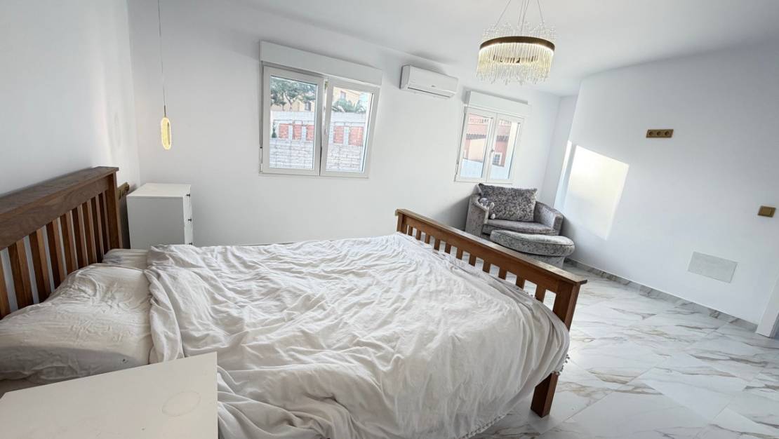 Sale - Villa - Orihuela - Villamartin
