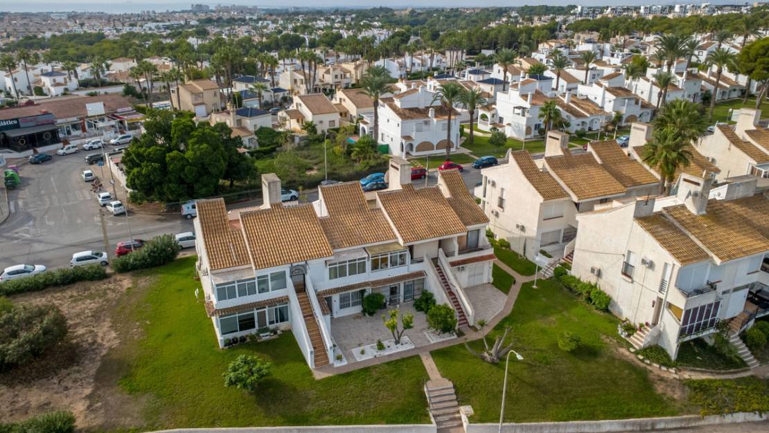Sale - Villa - Orihuela - Villamartin