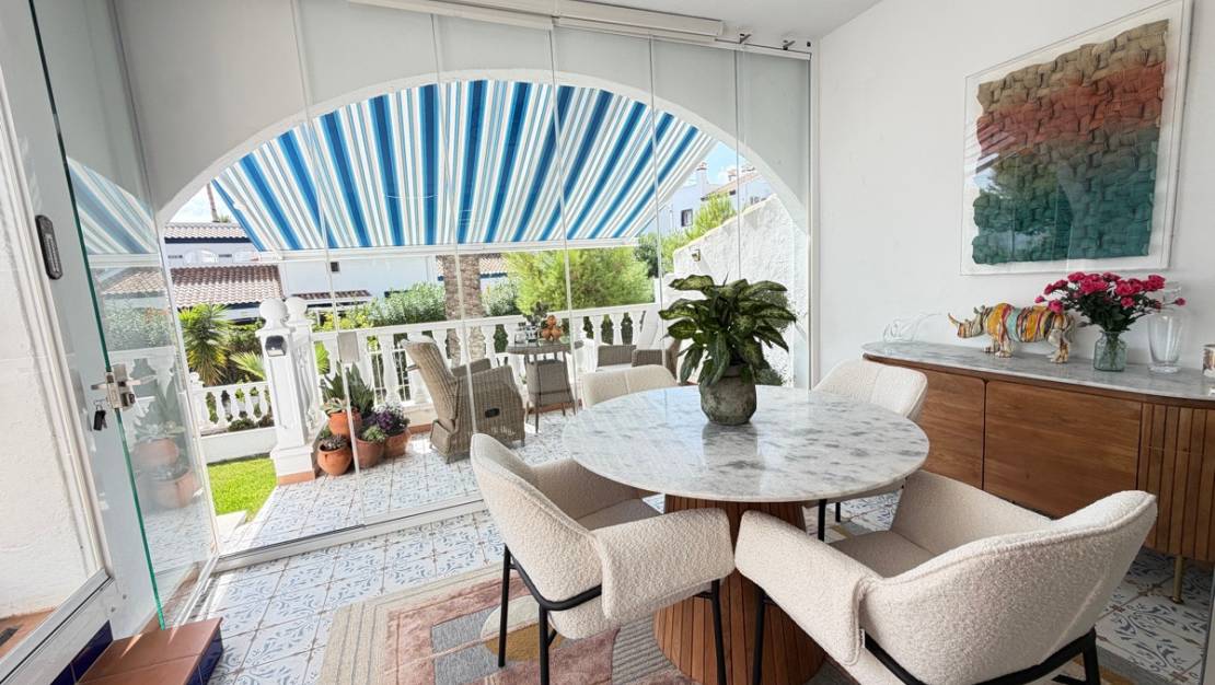 Sale - Villa - Orihuela - Villamartin