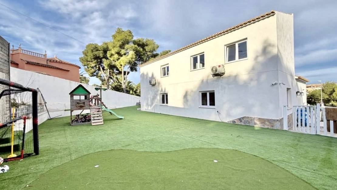 Sale - Villa - Orihuela - Villamartin