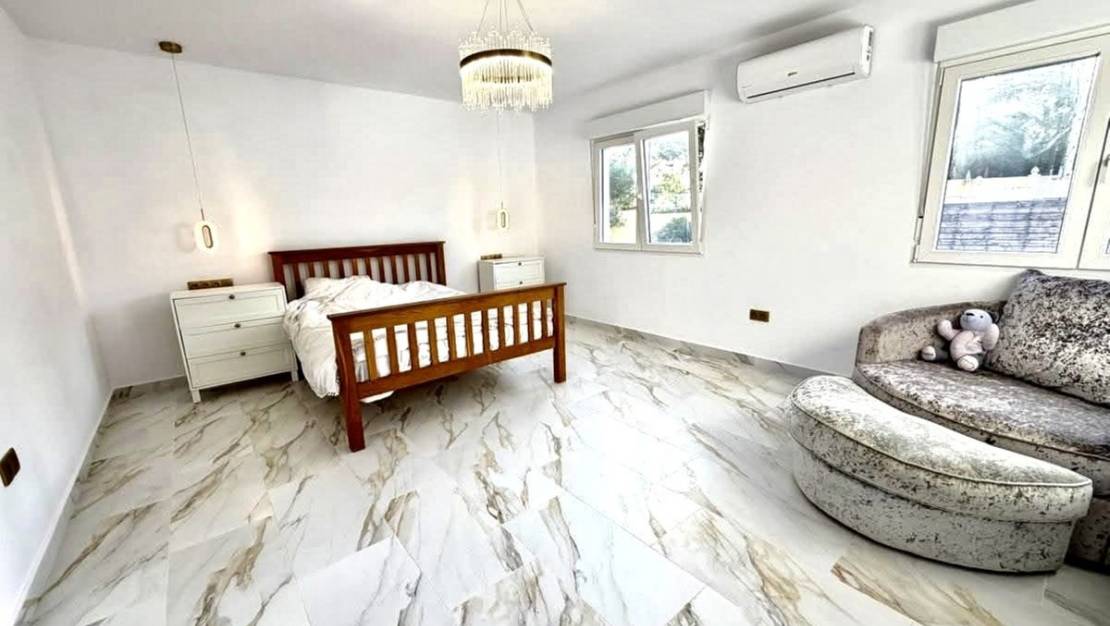 Sale - Villa - Orihuela - Villamartin