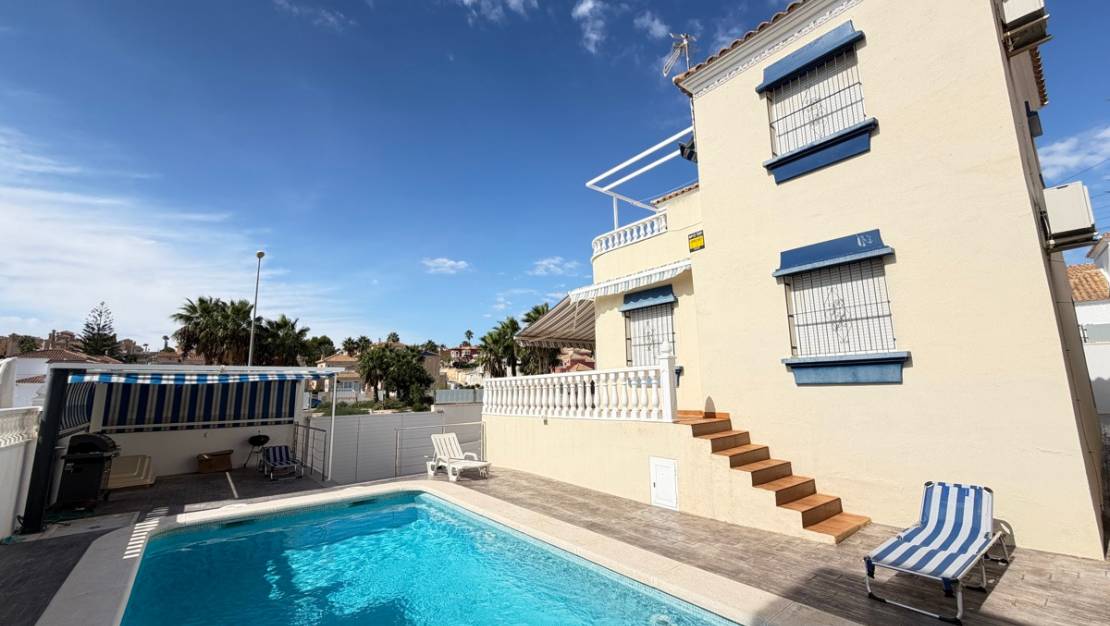 Sale - Villa - Orihuela - Villamartin