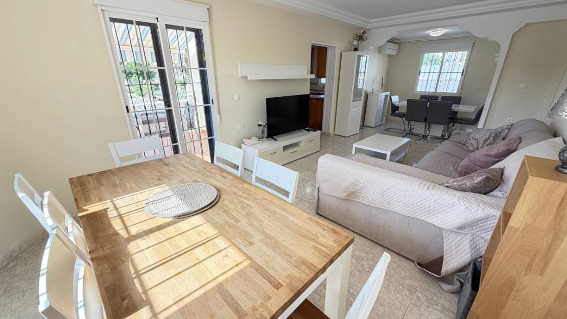 Sale - Villa - Orihuela - Villamartin