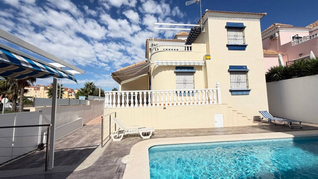 Sale - Villa - Orihuela - Villamartin