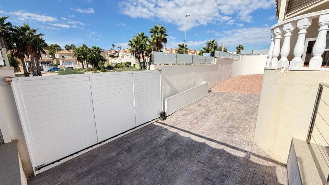 Sale - Villa - Orihuela - Villamartin
